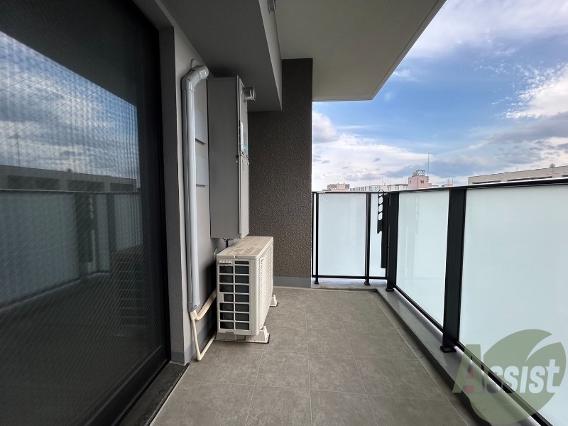 バルコニー　バルコニーが広いですね！すごい広いです。