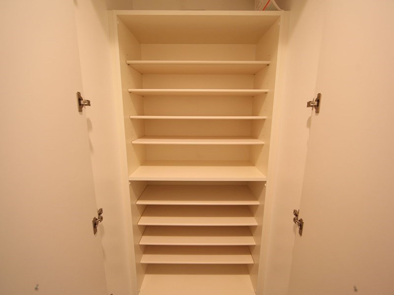 玄関　玄関　下駄箱（収納充実しています）