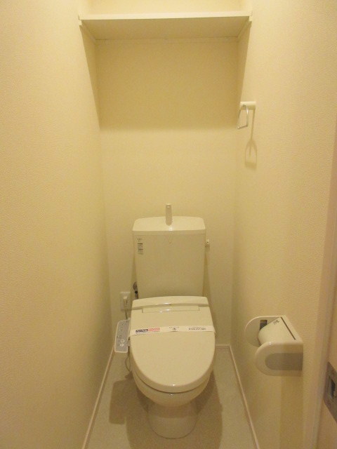 トイレ　温水洗浄便座