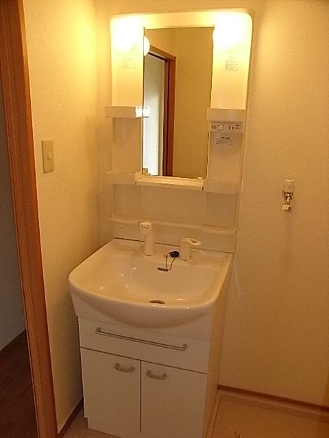 洗面設備　嬉しい独立洗面台