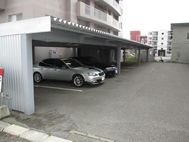 駐車場　駐車場