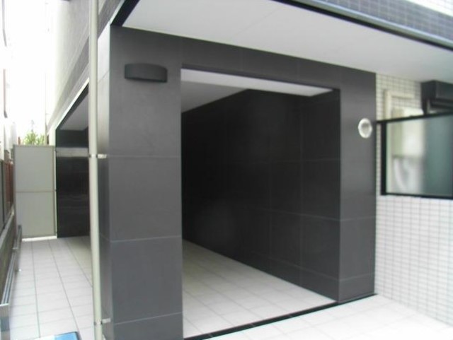 エントランス　弊社は都内全域の物件をご紹介可能です！