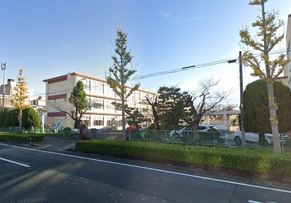 小学校　浜松市立県居小学校（小学校）まで639m