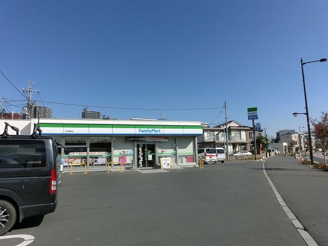 コンビニ　ファミリーマート所沢寿町店（コンビニ）まで390m