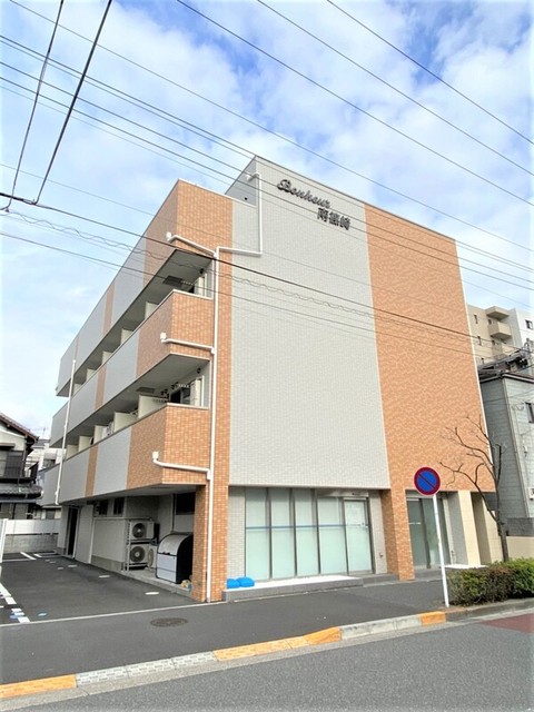 建物外観　４階建ての賃貸マンション