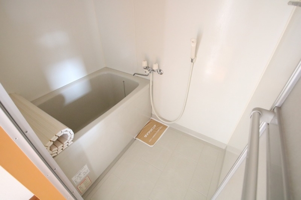 バス・シャワールーム　※同物件別号室写真となります。