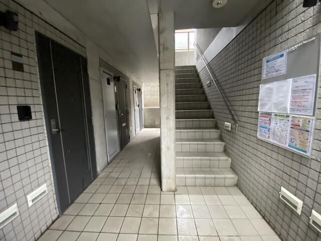 玄関　■モニタ付インターホン■シューズクローゼット■ダウンライト