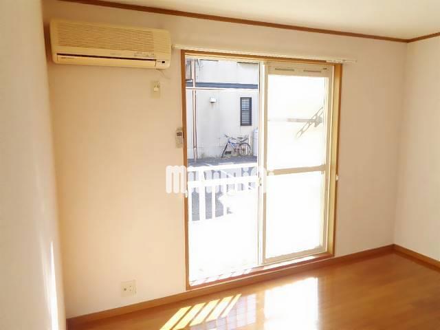 居室・リビング　敷金・礼金がございませんので初期費用を抑えられます