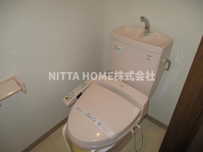 トイレ　もちろん、ウォシュレット付き！