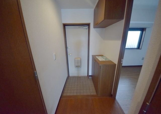 玄関　※別部屋参考写真です※