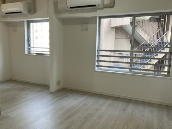 居室・リビング　内観1