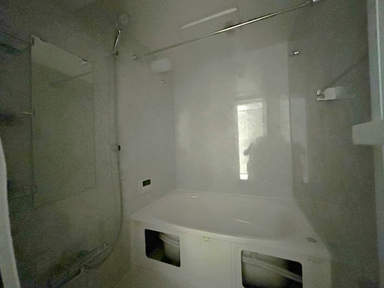 バス・シャワールーム　※別部屋の写真です