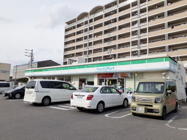 コンビニ　ファミリーマート 岡崎石工団地（コンビニ）まで750m