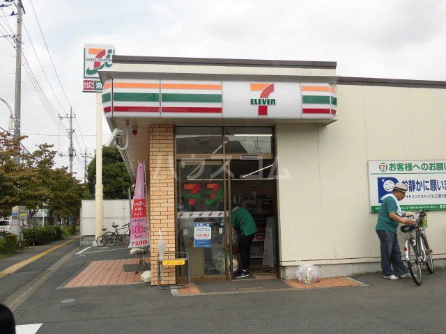 コンビニ　セブン-イレブン 八王子元本郷３丁目店（コンビニ）まで550m