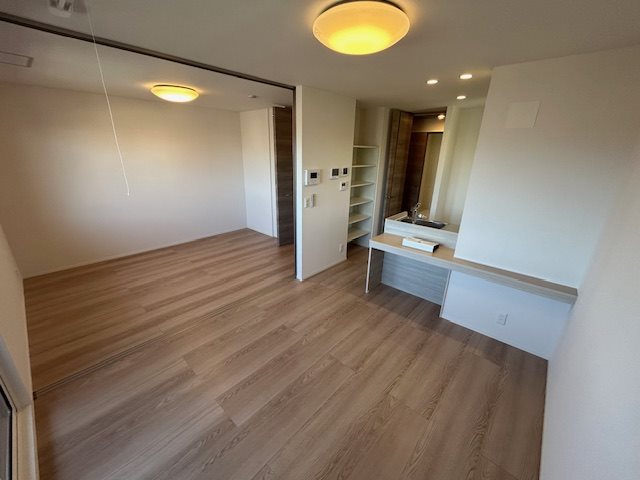 居室・リビング　※同間取り写真。室内カラーが階数により違います。