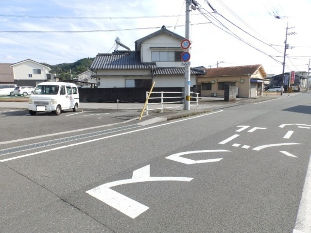 ロビー　前面道路