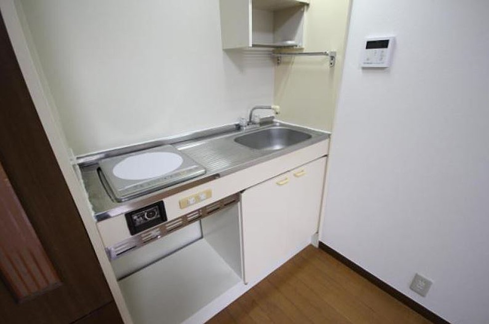 キッチン　コンパクトなキッチンで掃除もラクラク