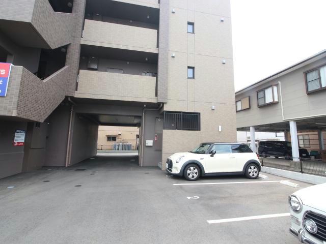 駐車場　駐車場