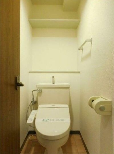 トイレ　別号室参考写真です