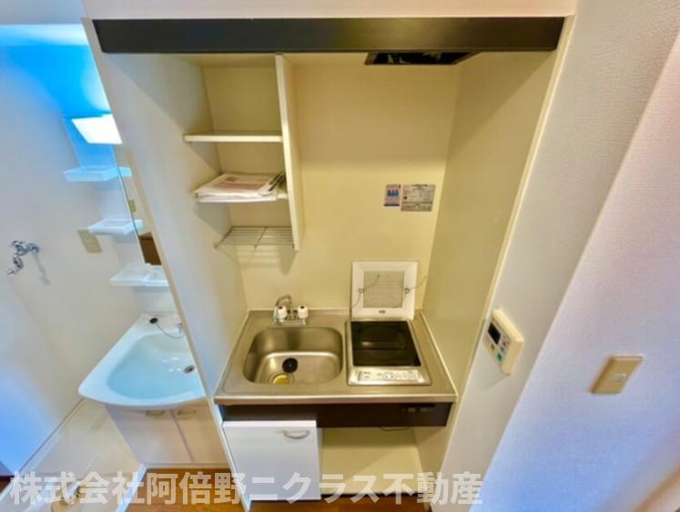 キッチン　内装は別部屋の参考写真です。