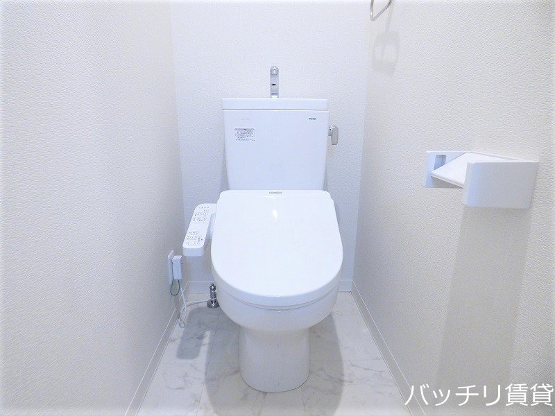 トイレ　※同型タイプ写真のため、現状優先。