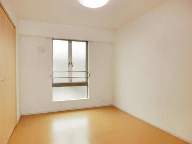 その他部屋・スペース　６帖の洋間です