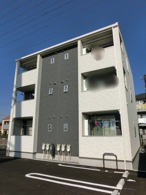 建物外観　２０１３年８月築のアパートです。