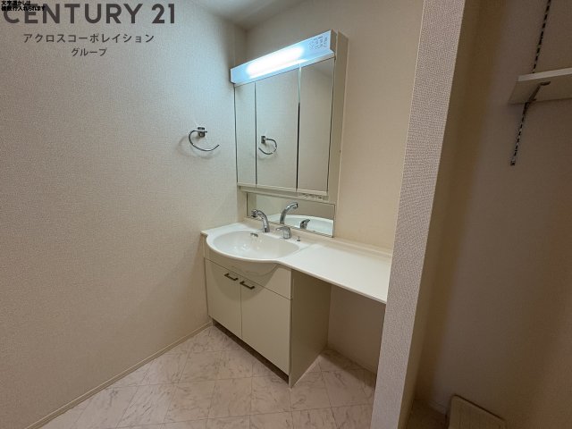 洗面設備　広めの独立洗面化粧台付き☆
