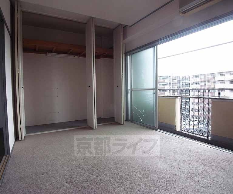 居室・リビング　日当たり良好なお部屋です。