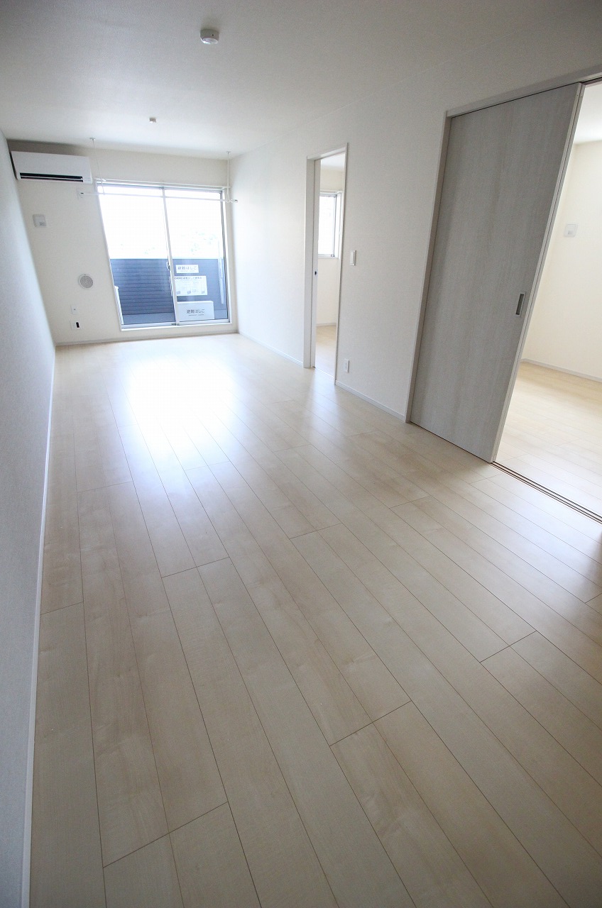 居室・リビング　別の部屋の写真です