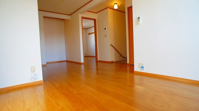 居室・リビング　ゆったり過ごせる居間です