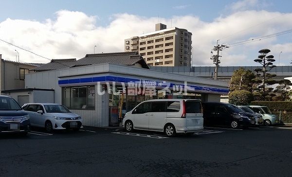 コンビニ　ローソン小倉富士見二丁目店（コンビニ）まで296m