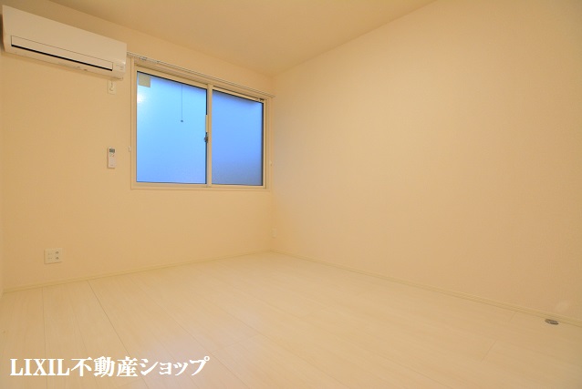 その他　６帖の洋室です。
