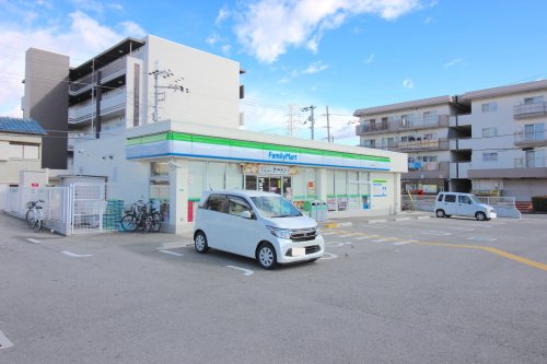 コンビニ　ファミリーマート 堺北長尾町店（コンビニ）まで118m