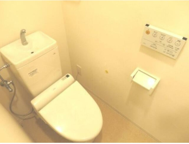 トイレ　※別タイプ参考写真