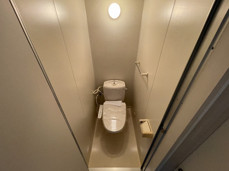 地下鉄千日前線 新深江駅 徒歩3分 3階建 築33年のトイレ写真