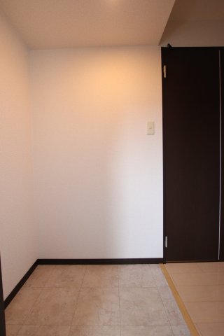 フローラ河内長野の玄関写真