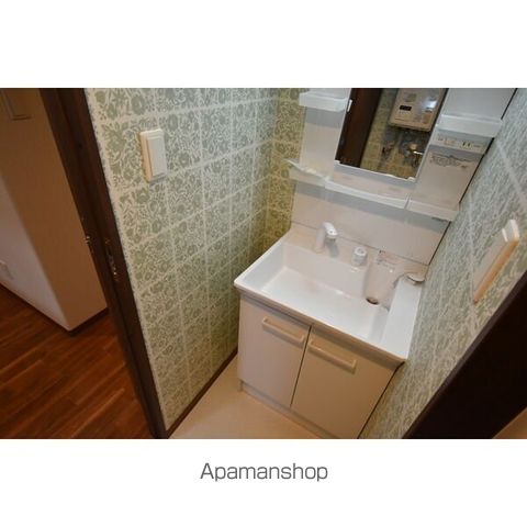 EXCELLENT HOUSE中の島の内装写真