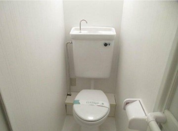 トイレ　バストイレ別。