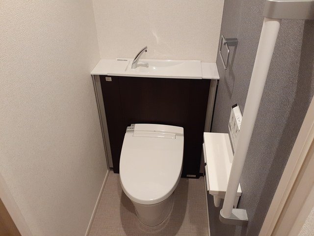 トイレ　落ち着いたトイレです