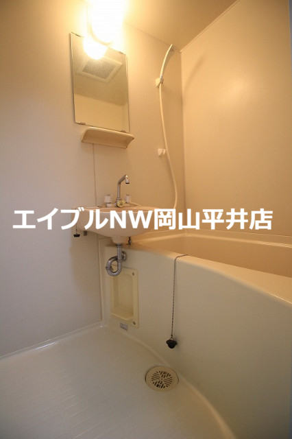 バス・シャワールーム　※同タイプのお部屋の写真です