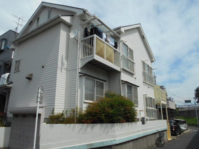 江戸川区上一色のアパートの建物外観
