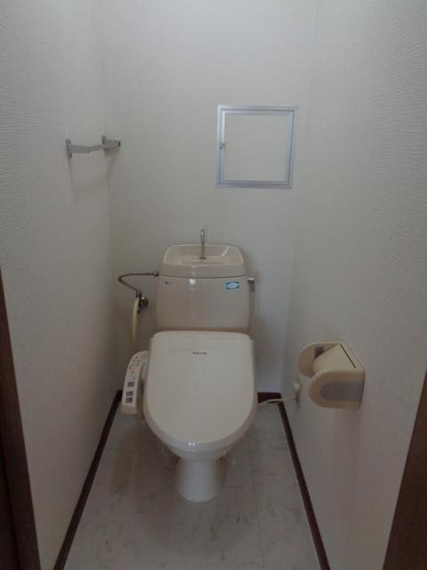【エステートEC3 S棟のトイレ】
