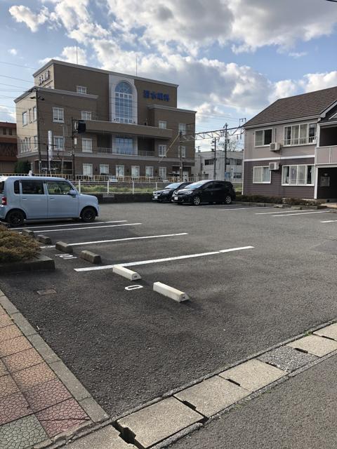 【エステートEC3 S棟の駐車場】