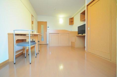 居室・リビング　備品や設備仕様は号室等により異なります現地をご確認下さい。