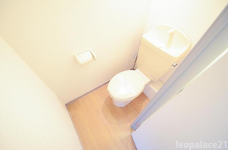 【松山市東野のアパートのトイレ】