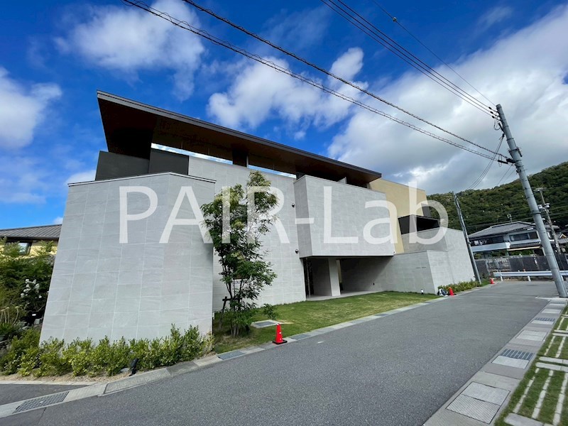 姫路市勝原区熊見のマンションの建物外観