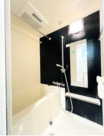 バス・シャワールーム　反転タイプになります。