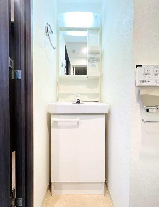 洗面設備　反転タイプになります。