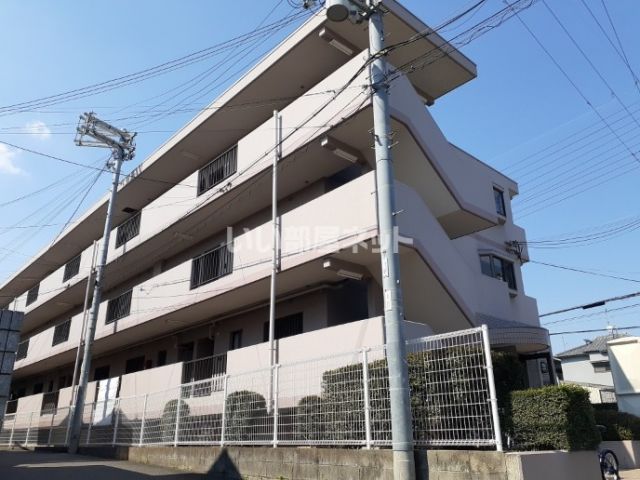 岸和田市三田町のマンションの建物外観